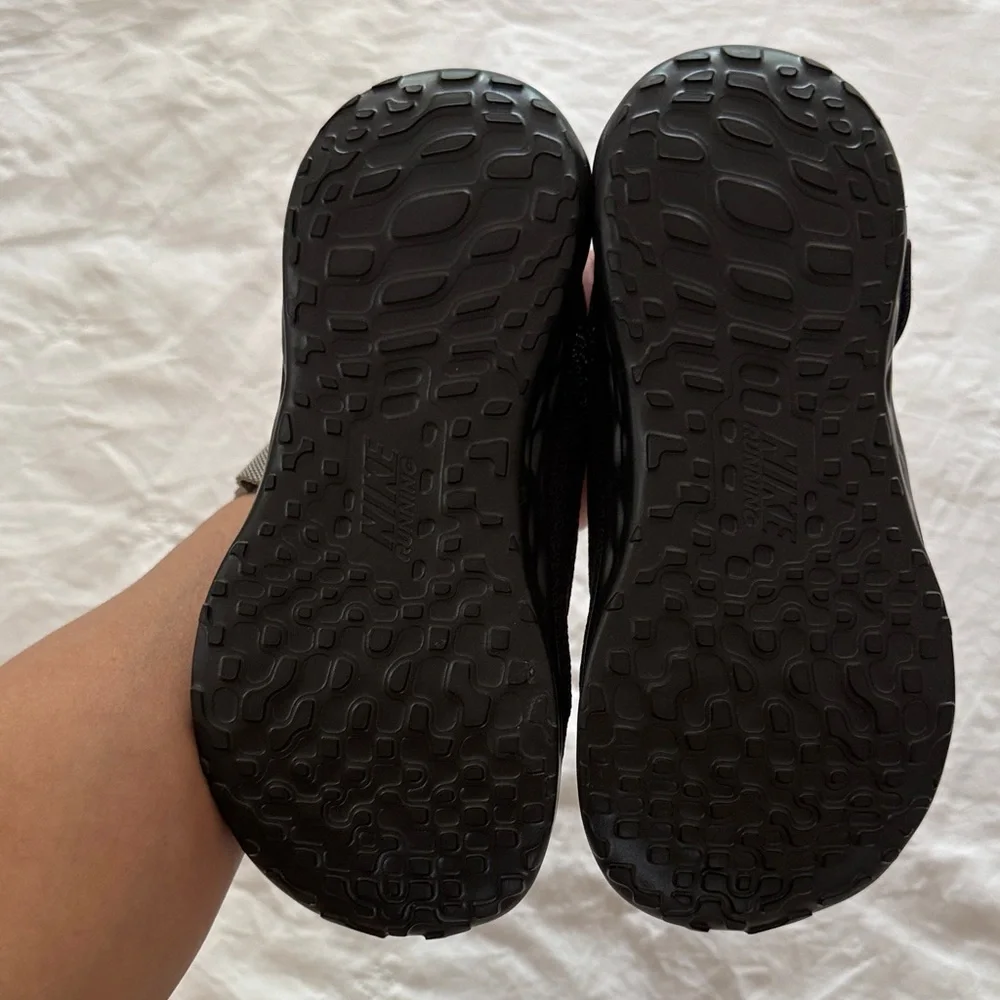 Nike Kids Black Sneakers with Velcro Strap size 9